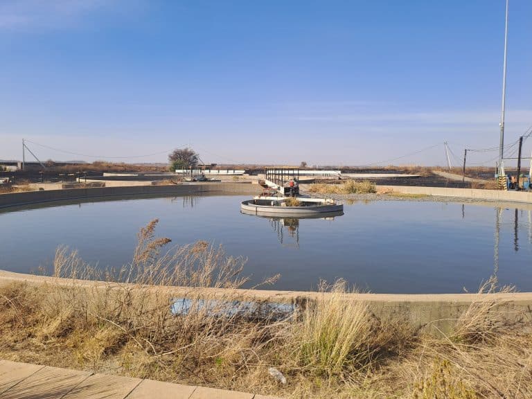 Minagtingsklag wag op Matlosana ná nie-nakoming van hofbevel oor rioolaanleg