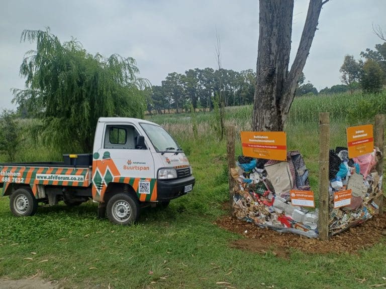 AfriForum rig ‘rommelmonument’ op vir Dihlabeng se vrotspul